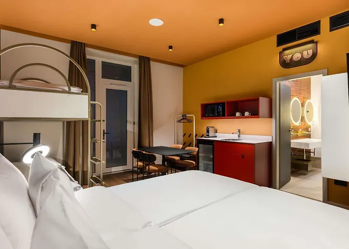 - Handwritten Collection Hotell Budapest