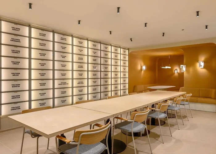 Hotell - Handwritten Collection