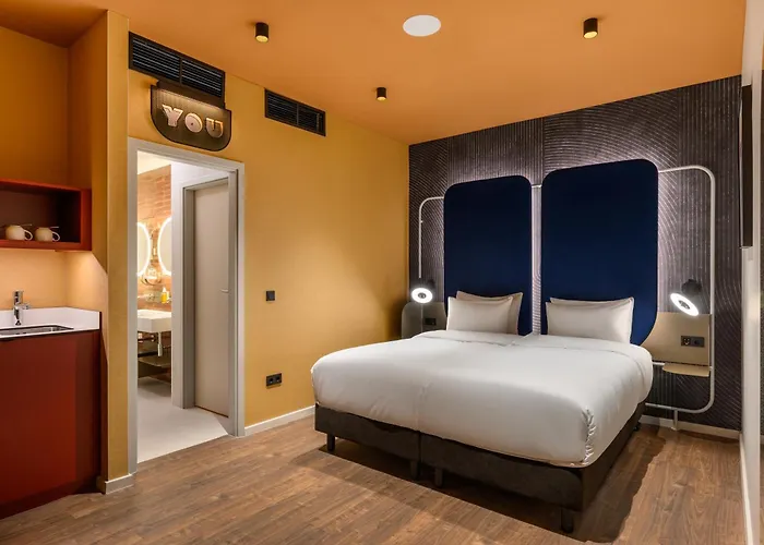 - Handwritten Collection 4* Budapest