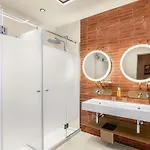 - Handwritten Collection Hotel 4*