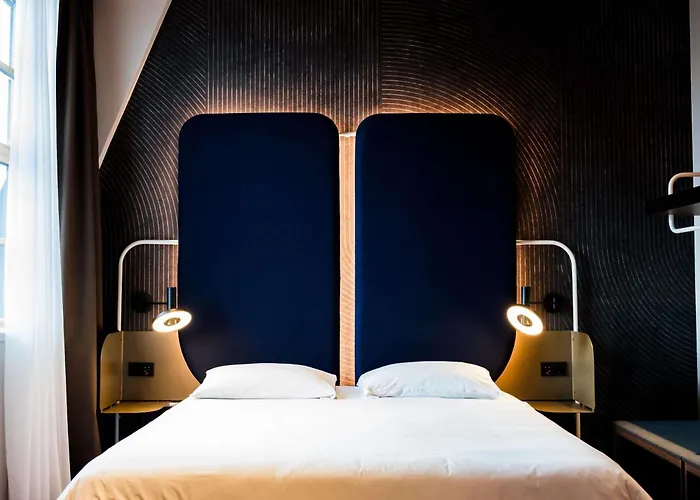 - Handwritten Collection 4* Budapest